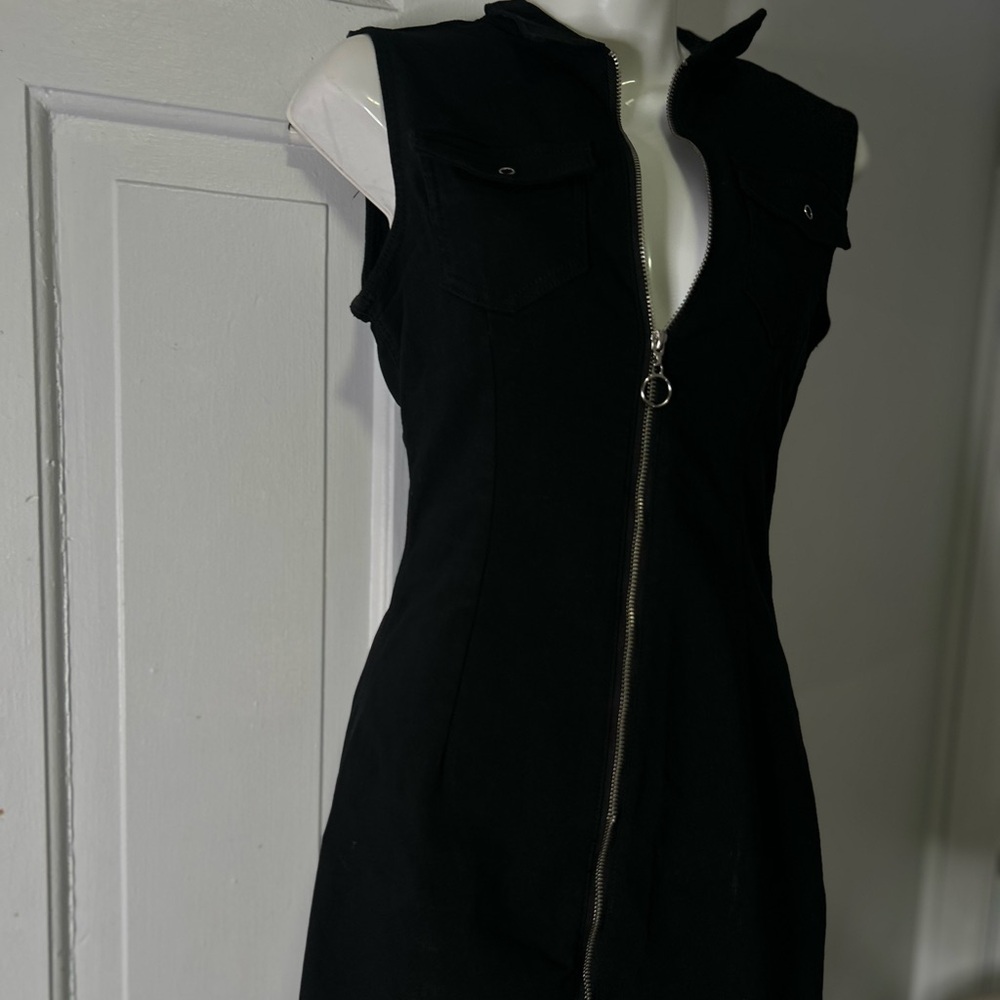 Elegant Black Zipper Dress